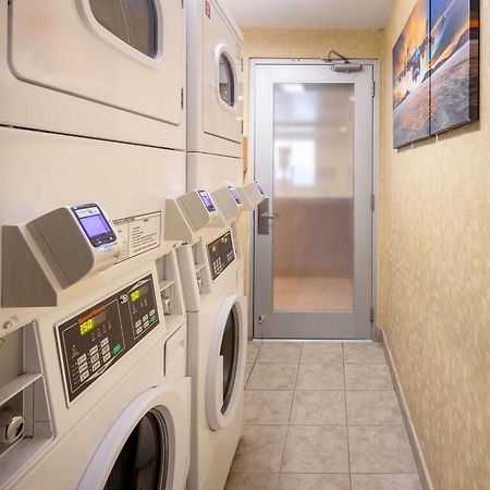 Hilton Garden Inn Queens/Jfk Ню Йорк Екстериор снимка