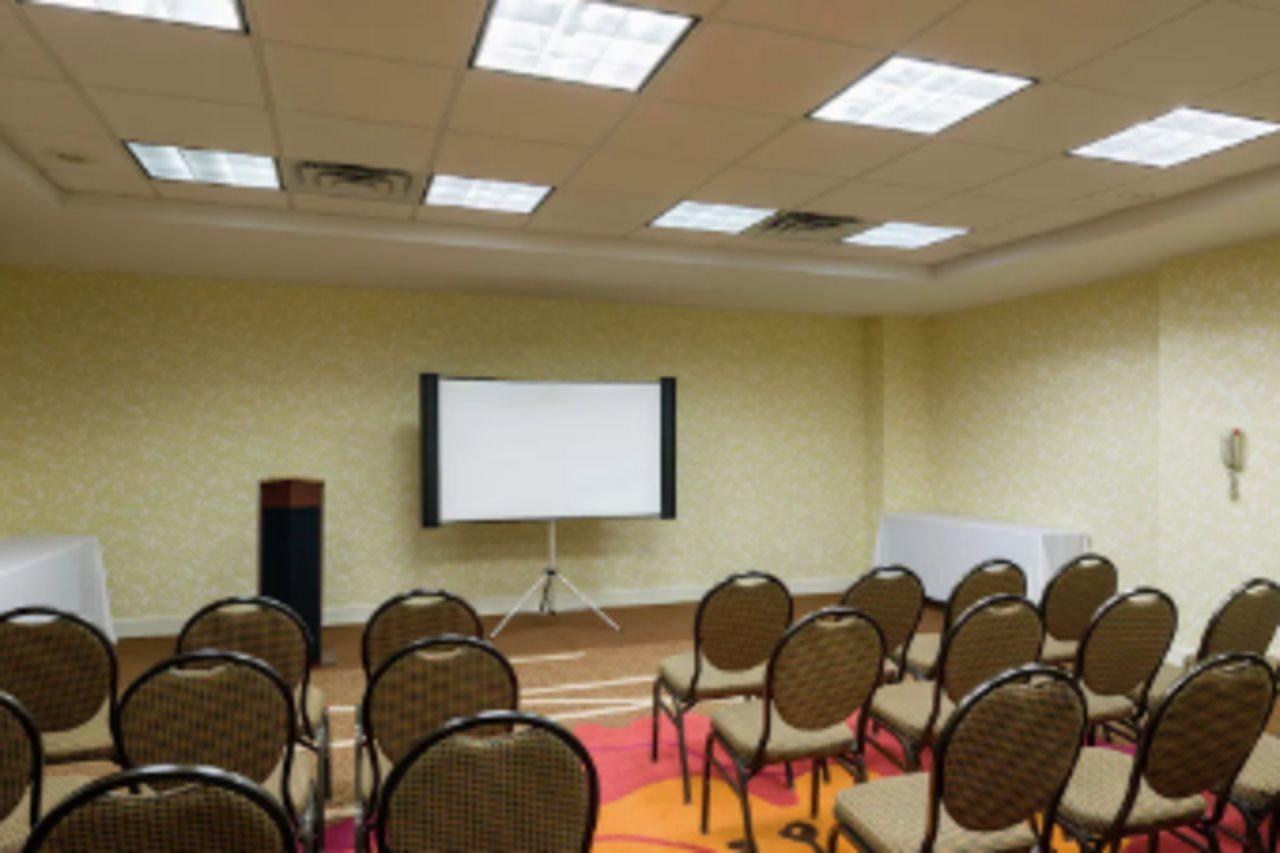 Hilton Garden Inn Queens/Jfk Ню Йорк Екстериор снимка