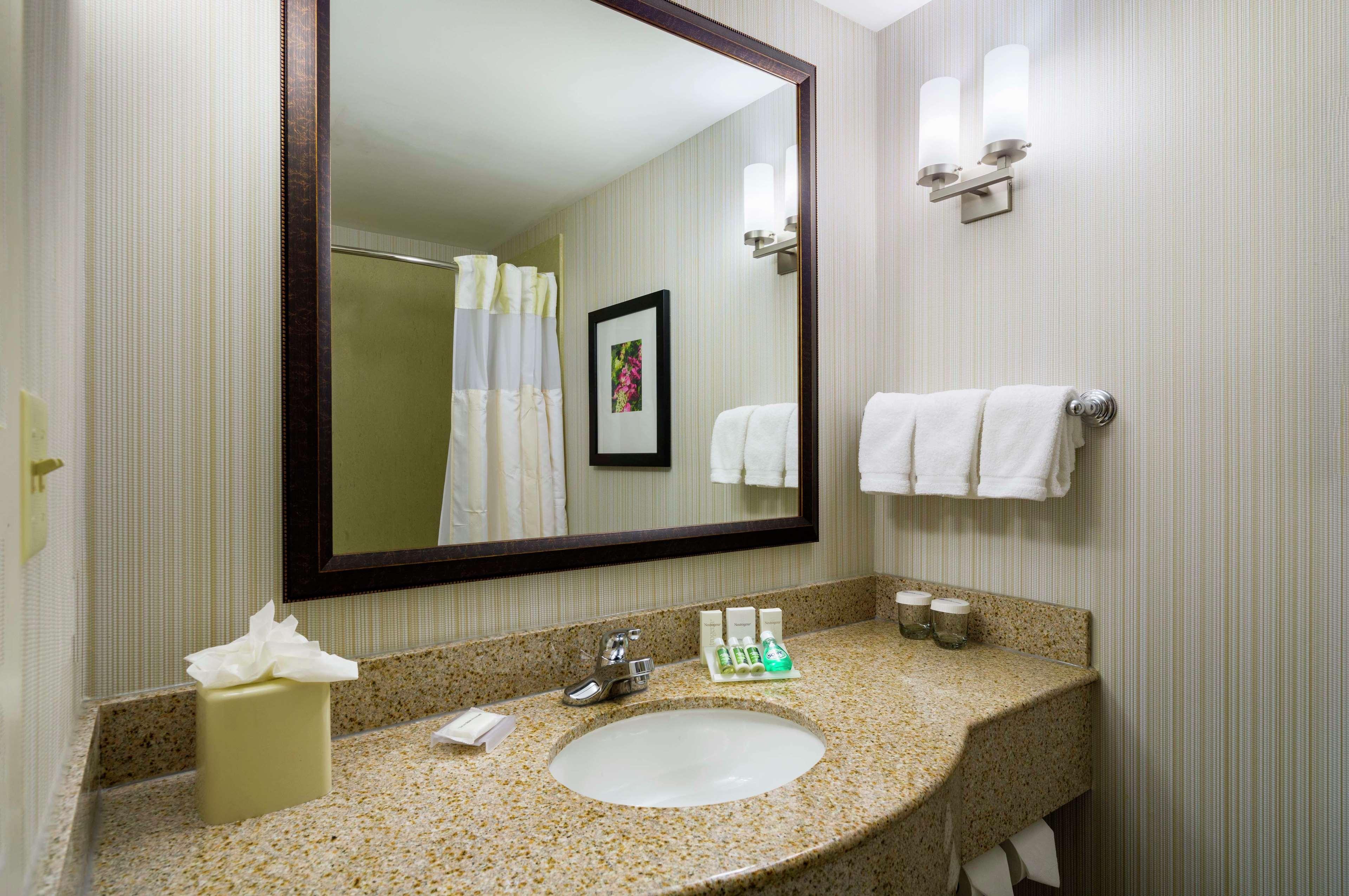 Hilton Garden Inn Queens/Jfk Ню Йорк Екстериор снимка