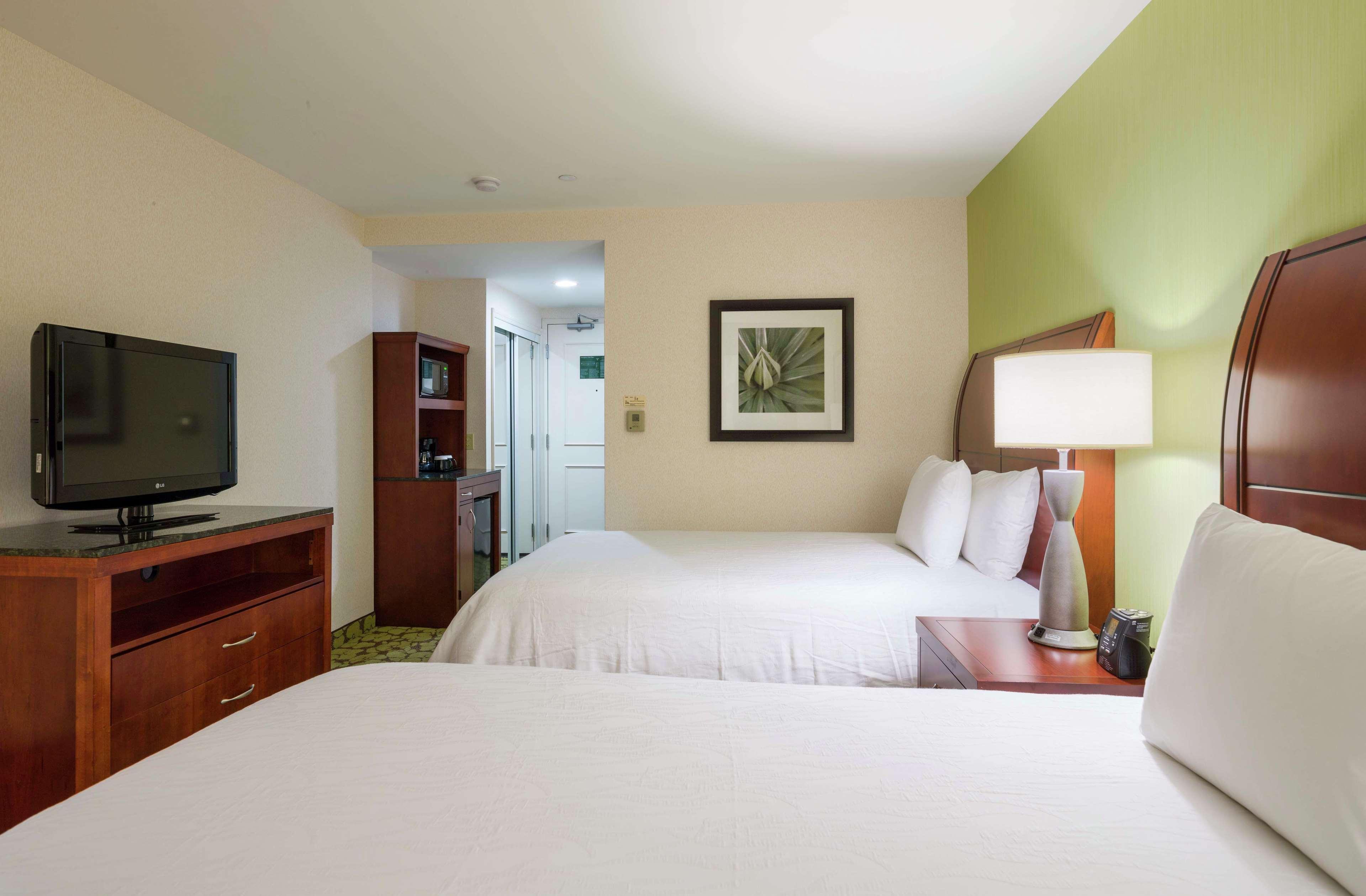 Hilton Garden Inn Queens/Jfk Ню Йорк Екстериор снимка