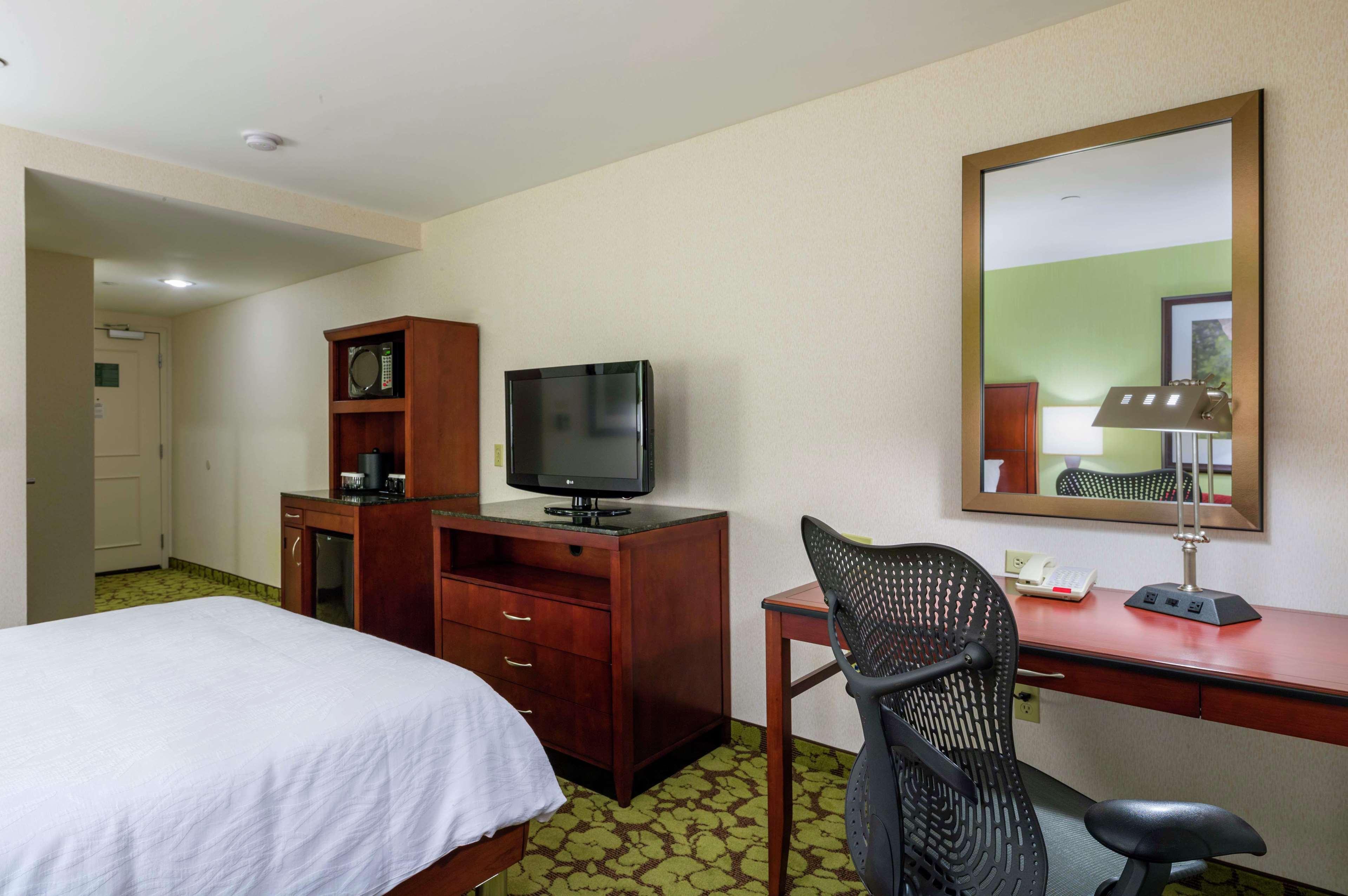 Hilton Garden Inn Queens/Jfk Ню Йорк Екстериор снимка